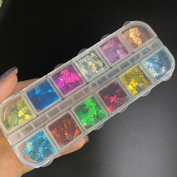 Maple Leaves Shape Nail Art Glitter Flakes 3D - Picture 3 of 7